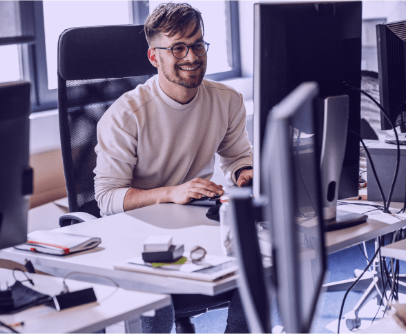 API-Anbieter vor Computer